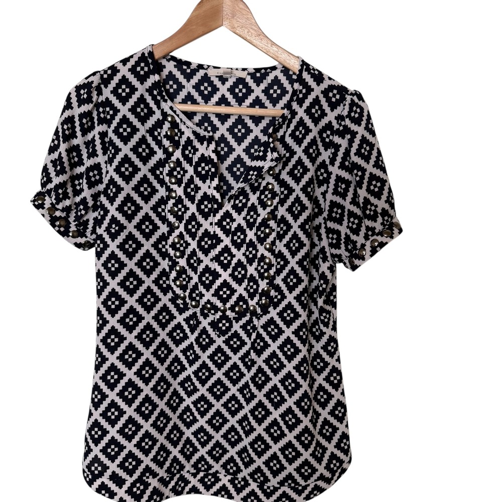 HAWTHORN Geometric Print Short Sleeve Studded Neckline Blouse Women's Size S‎